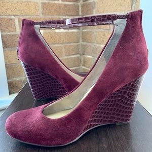 Wedge shoes with ankle strap
